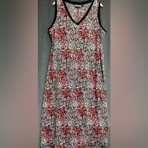 Avenue 18/20 V-neck Long dress with blooming flowers,